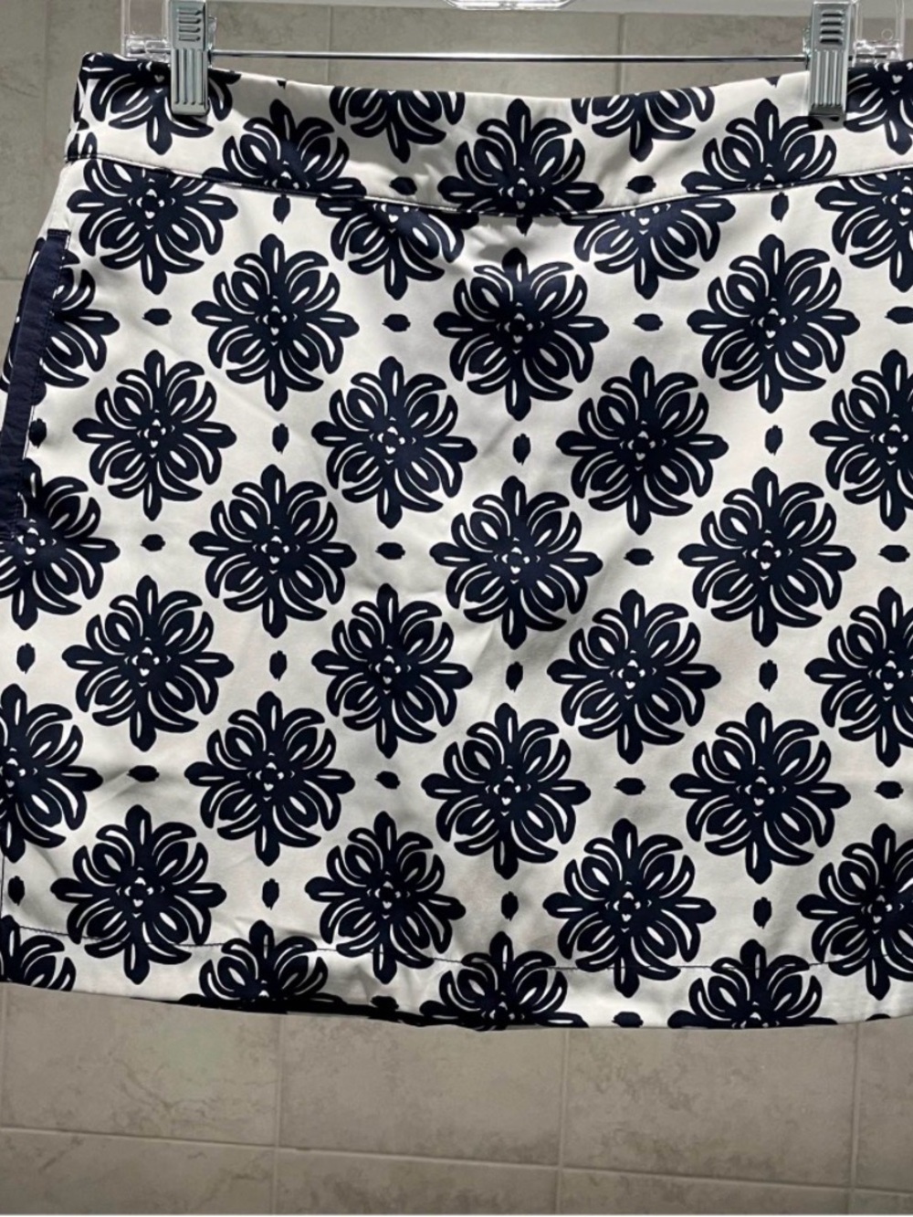 Vineyard Vines Navy and White Floral-Print Mini Skirt
